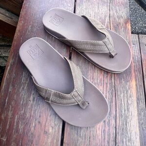 REEF TAN FLIP FLOP SANDALS SIZE 2/3